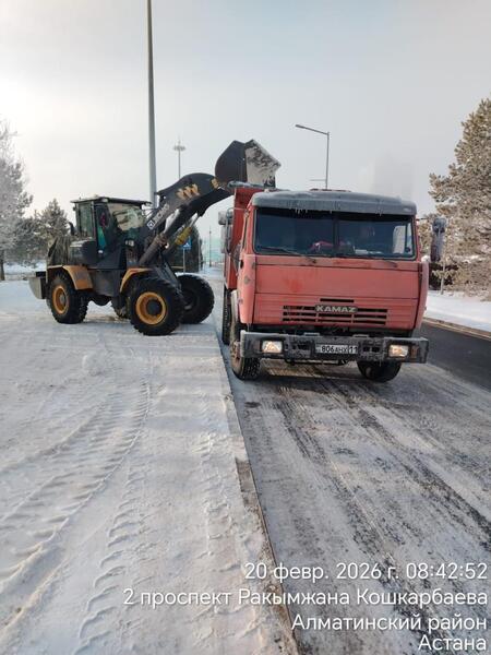 Более 1 500 единиц спецтехники задействованы в снегоуборочных работах в Астане