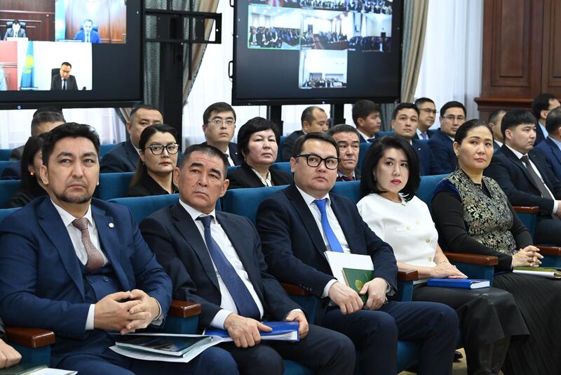 Рассмотрены вопросы развития и цифровизации транспортно-транзитной отрасли