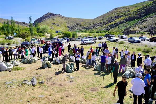 ТУРКЕСТАН: В КЕНТАУ ПРОШЛИ СОРЕВНОВАНИЯ ПО СБОРУ МУСОРА