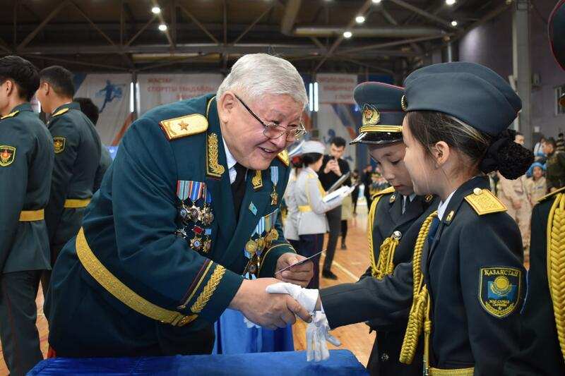 «Мечтаю стать военным» – более трехсот карагандинских школьников вступили в ряды движения «Жас сарбаз»