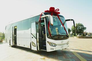 В Жетысу драмтеатр им.Б.Римовой получил новый автобус