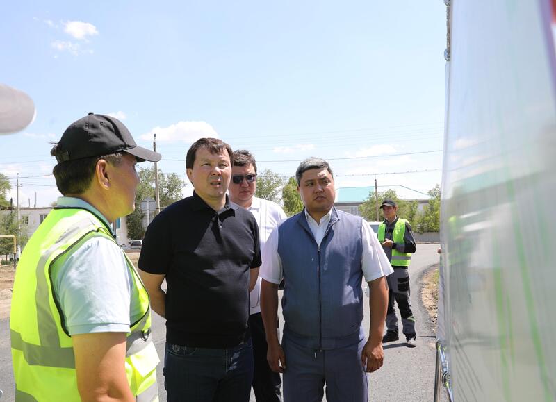 В Мугалжарском районе реализуется 21 проект по развитию автодорог