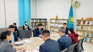 РУКОВОДИТЕЛЬ АППАРАТА АКИМА ТУРКЕСТАНСКОЙ ОБЛАСТИ ПРИНИМАЛ ЖИТЕЛЕЙ И ВЫСЛУШАЛ ИХ ОБРАЩЕНИЯ