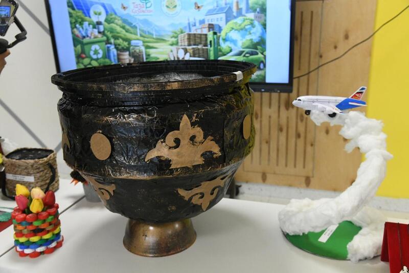 Столичные школьники представили свои эко-идеи на выставке в Астане