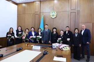 ЛУЧШИЕ РАБОТНИКИ СФЕРЫ ЗДРАВООХРАНЕНИЯ БЫЛИ НАГРАЖДЕНЫ