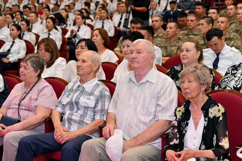 В области Абай чествовали сотрудников полиции