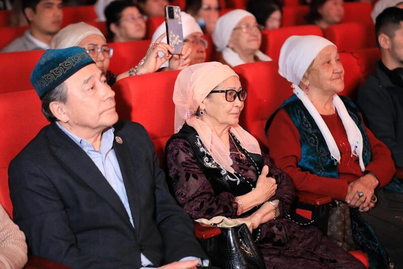 В Актобе молодые жыршы в течение суток исполняют героический эпос