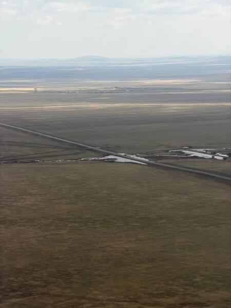 Аким области Асаин Байханов совершил облет Баянаульского района, ознакомился с ходом сброса воды с водохранилищ «Акжар» и «Каратока» Карагандинской области, а также оценил состояние лиманов