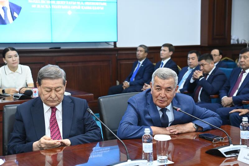 Государственному и общественному деятелю Мурату Абенову 60 лет