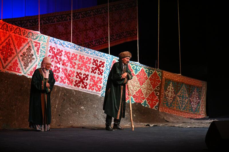 В Шымкенте был показан спектакль «Абай айтқан «Еңлік-Кебек»