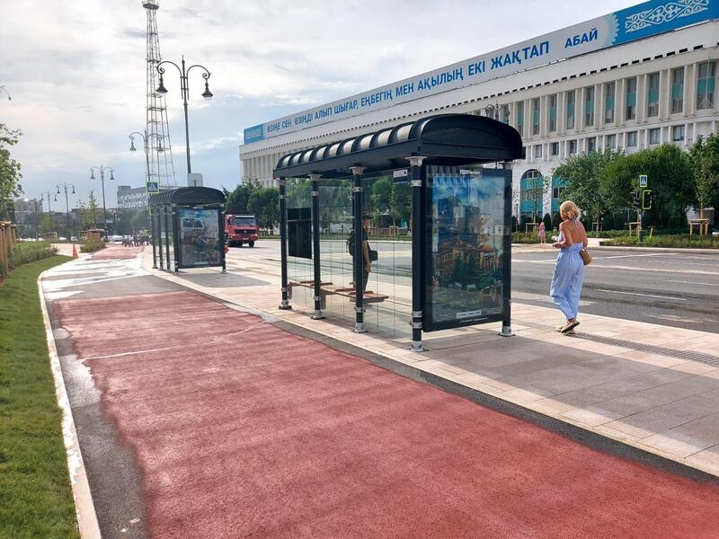 В Алматы запустили новую остановку на площади Республики