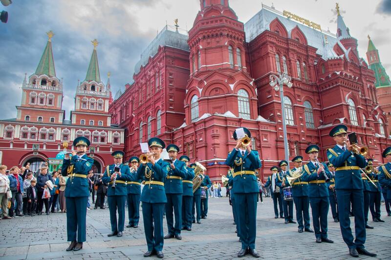 Творческий коллектив Вооруженных сил Казахстана вызвал фурор на Красной площади в Москве