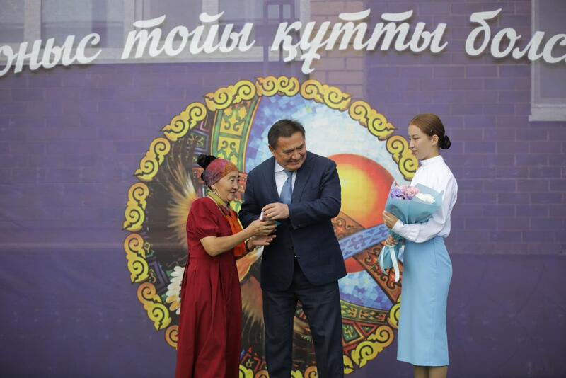 57 семей получили ключи от новых квартир в Макинске