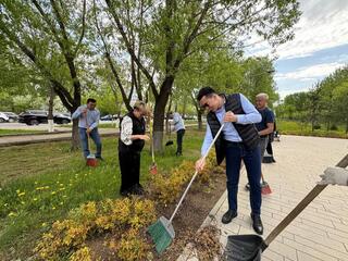 «Таза Қазақстан»: в Астане ведутся работы по очистке территорий памятников