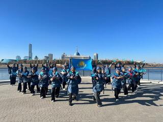 Пожилые жители столицы провели танцевальный флешмоб ко Дню Республики