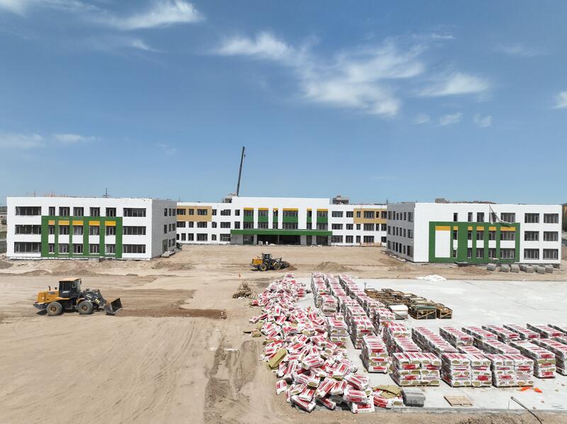 Глава региона ознакомился с темпами работ на строительных площадках образовательных учреждений