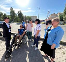 В Талдыкоргане проверили доступность торговых центров для людей с особыми возможностями