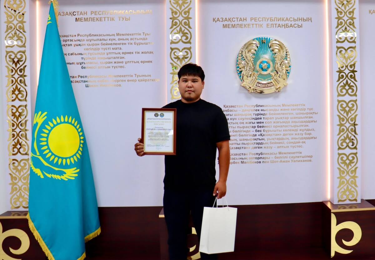 Начальник ДП ВКО поблагодарил водителя, предотвратившего мошенничество в отношении пенсионерки