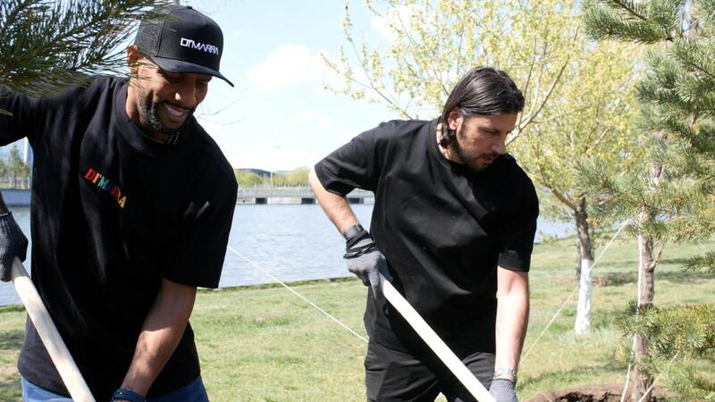 В Астане высадили деревья звёзды мирового футбола