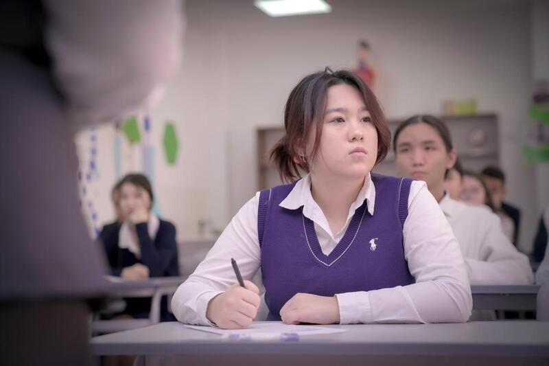 «Школа без смартфонов»: в Астане растет число учащихся, не пользующихся смартфонами во время занятий