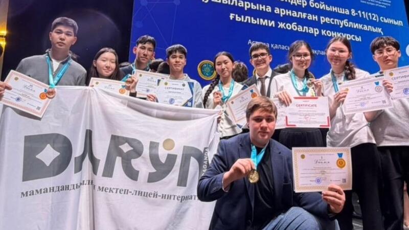 Ракетная платформа и бионический робот: карагандинцы взяли золото на национальном конкурсе