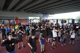 «Астана-город без наркотиков»: в столице стартовали необычные уроки физической культуры