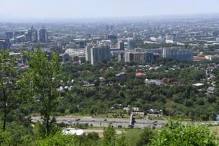 Южнокорейские звезды снимают тревел-шоу в Алматы для Netflix