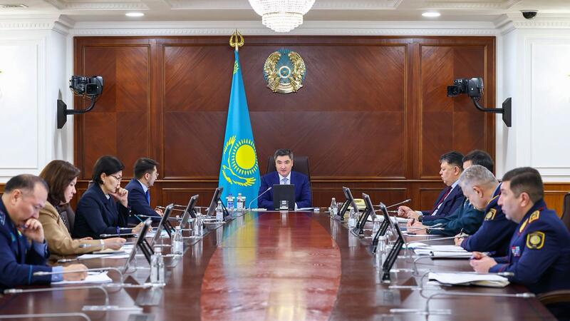 «Закон и Порядок»: Олжас Бектенов провел заседание МВК по профилактике правонарушений и мерам безопасности в праздничные дни