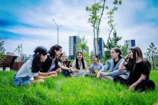 Около 200 тысяч школьников охватили столичные летние лагеря