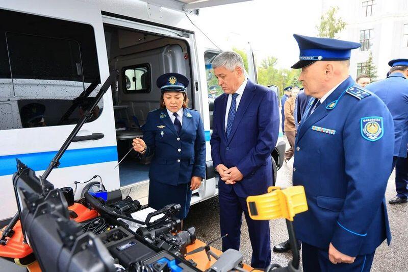 Современные лаборатории, новые патрульные машины и мотоциклы получили карагандинские полицейские