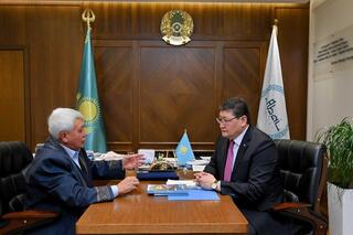 Аким области встретился с председателем Комитета по языковой политике Ерболом Тилешовым