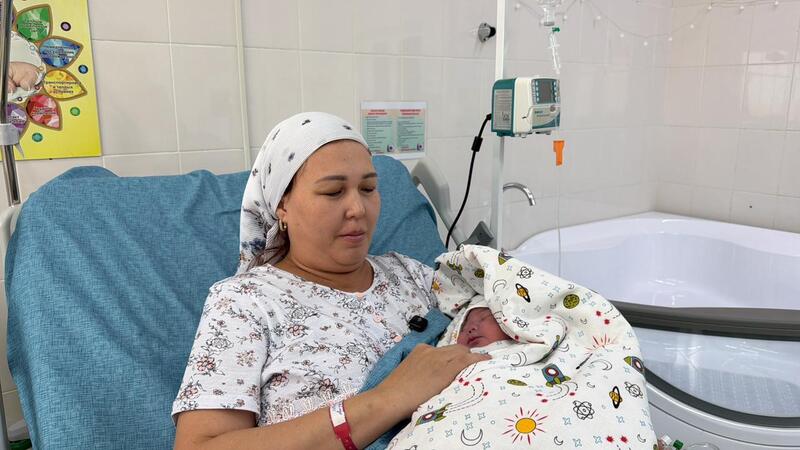 В день республиканского референдума в Казахстане родились 585 детей