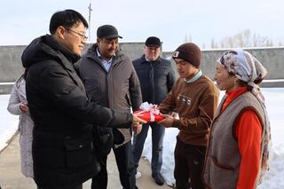 ТУРКЕСТАН: ТОЛЕБИЙСКИЙ ПРЕДПРИНИМАТЕЛЬ ПОДАРИЛ ЖИЛЬЕ МАТЕРИ-ОДИНОЧКЕ