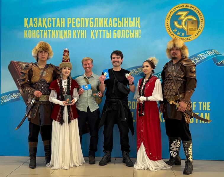 Алматы встречает туристов памятными сувенирами ко Дню Конституции