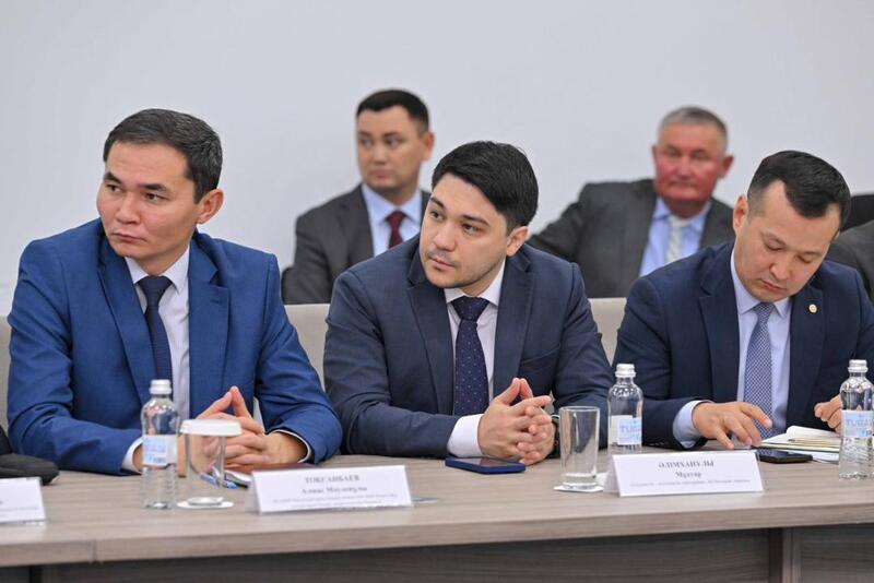 Айдарбек Сапаров обсудил с аграриями области Абай развитие АПК и меры господдержки