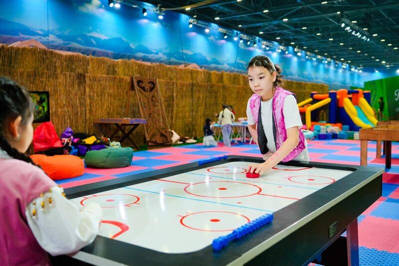 В Астане для детей развернули творческую зону на Наурыз