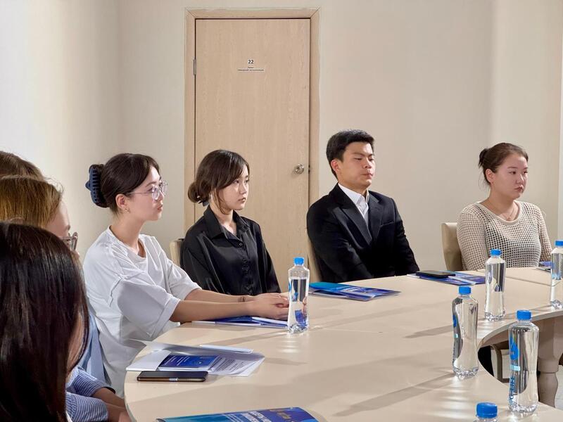 Лидеры нового поколения: открытый диалог с активной молодежью столицы провели в Доме дружбы