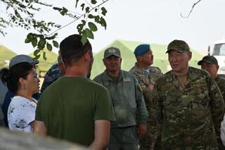 Министр обороны РК: «Главное – установить судьбу экипажа и поддержать родных»