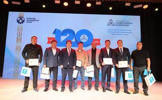 В Мангистау отметили 120-летие профсоюзного движения