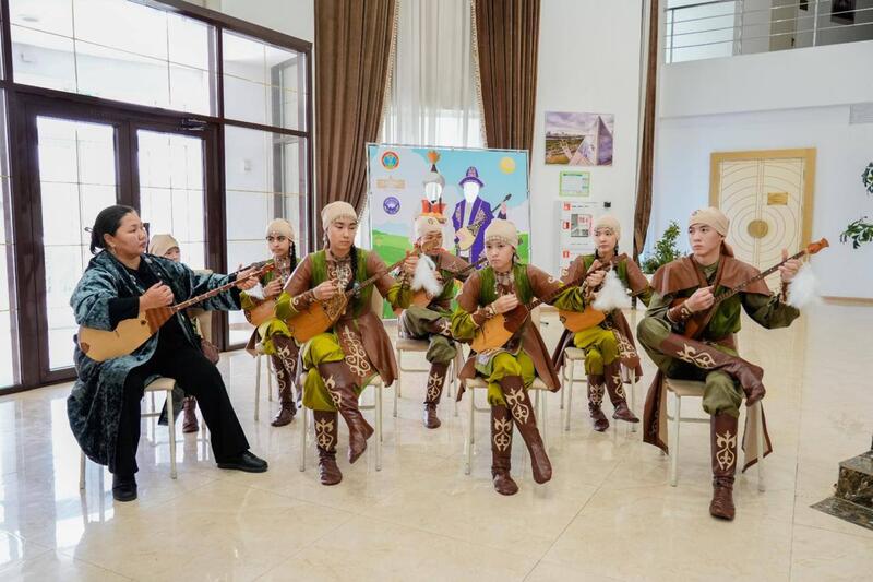 Фотовыставка, концерт и награждение: в столичном Доме дружбы чествовали ветеранов АНК