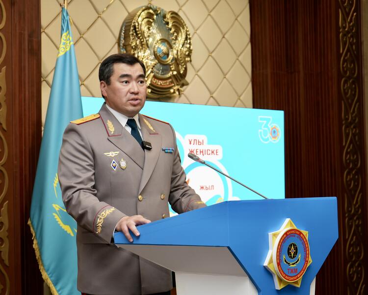 Государственные награды вручены спасателям МЧС РК в честь Дня защитника Отечества и 80-летия Победы