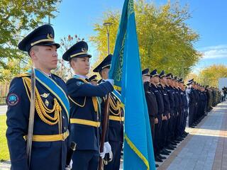 В Астане спасатели почтили память погибших коллег и возложили цветы