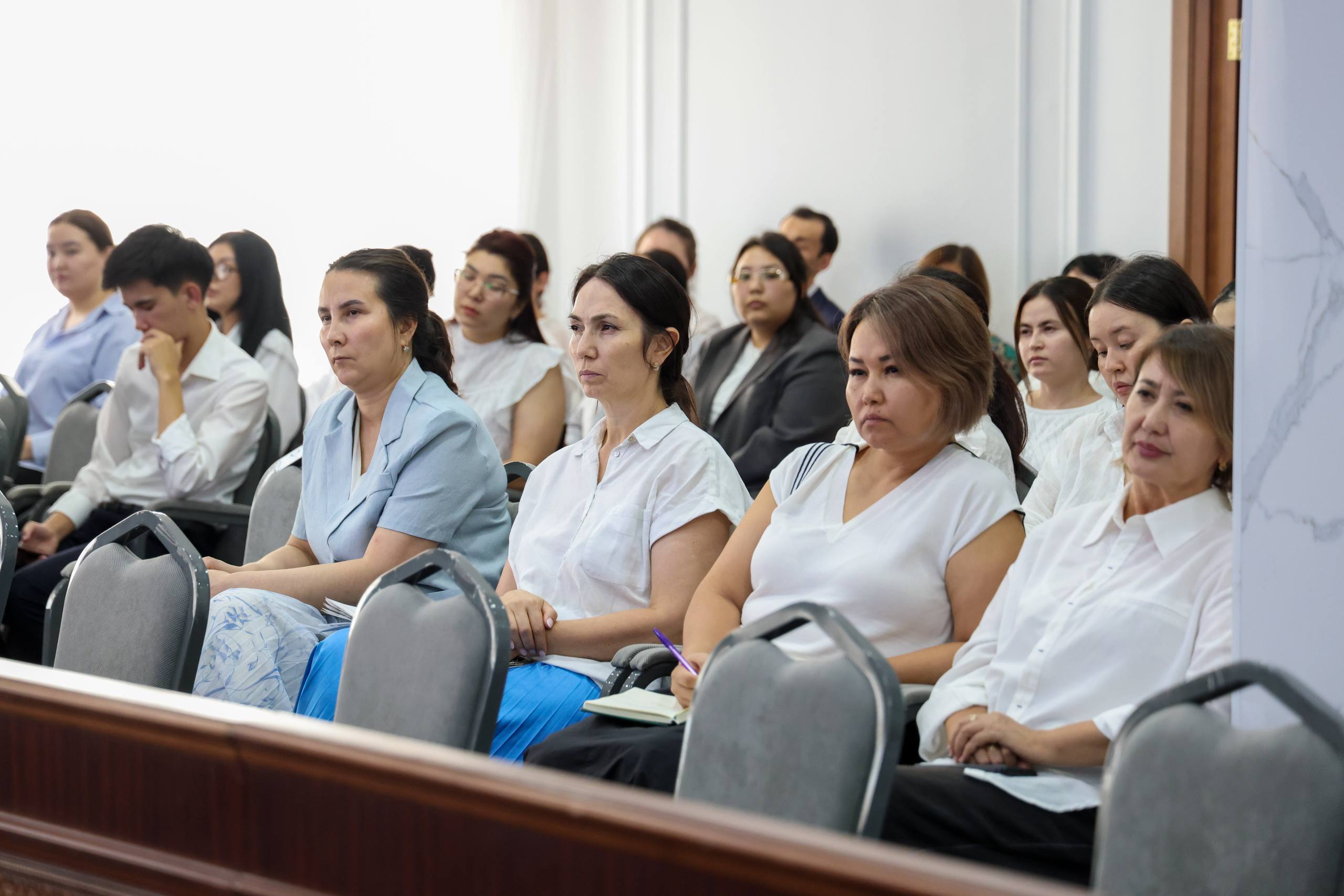 В городском суде Астаны состоялась очередная выездная встреча членов Высшего Судебного Совета с судьями и работниками судов столицы