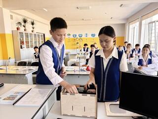 В ТУРКЕСТАНЕ ШКОЛЬНИКИ ОТКАЗАЛИСЬ ОТ ИСПОЛЬЗОВАНИЯ МОБИЛЬНЫХ ТЕЛЕФОНОВ НА УРОКАХ