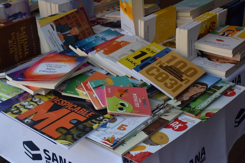 В Алматы прошел первый день книжного фестиваля KitapFest-2026