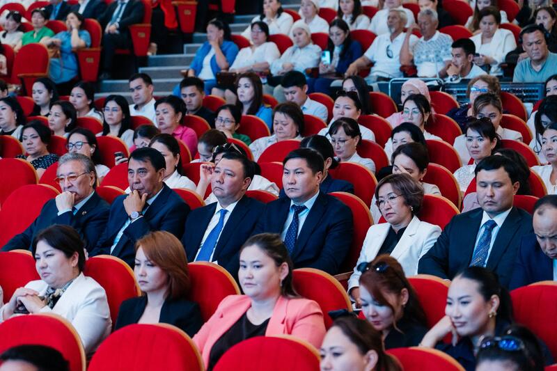 В Атырау отметили День государственного служащего