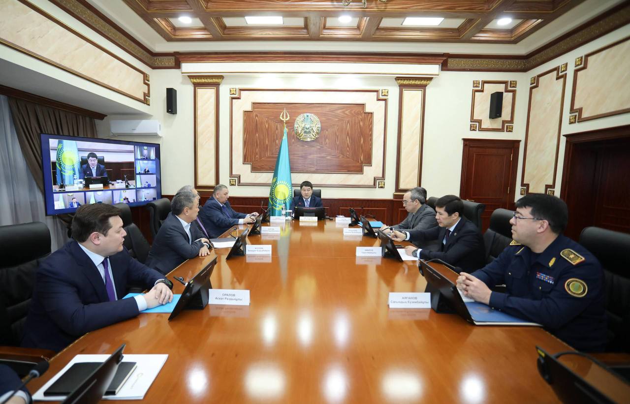 Под председательством акима Мангистауской области состоялась встреча с активом по проекту новой Конституции РК