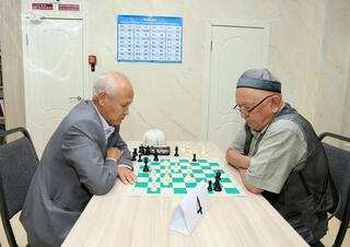 Открытый турнир по шашкам и шахматам среди ветеранов прошел в Мангистау