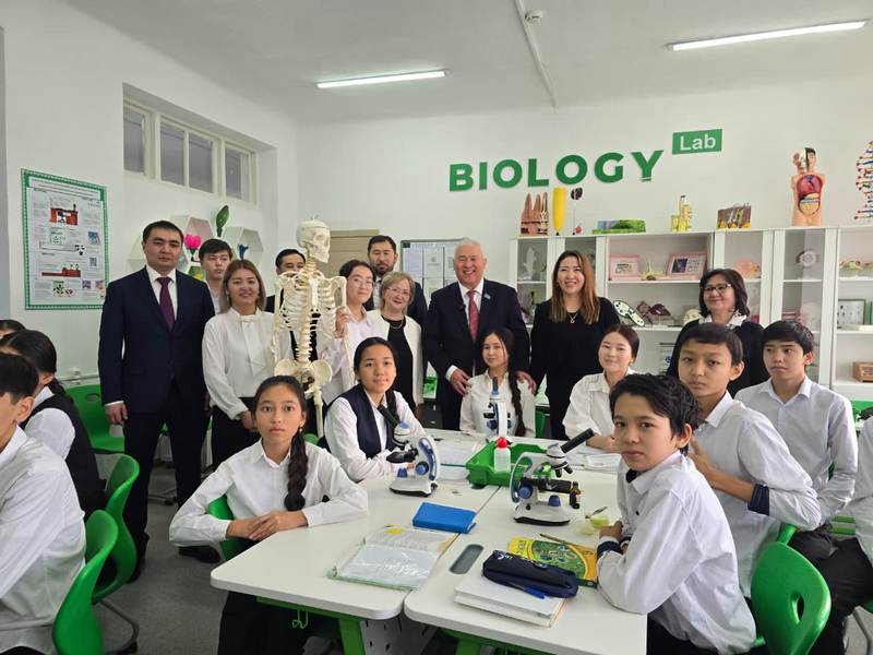 В Темиртау открыли 30 современных спортивных площадок для школьников