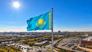 В Костанае установили флагшток, посвящённый государственным символам